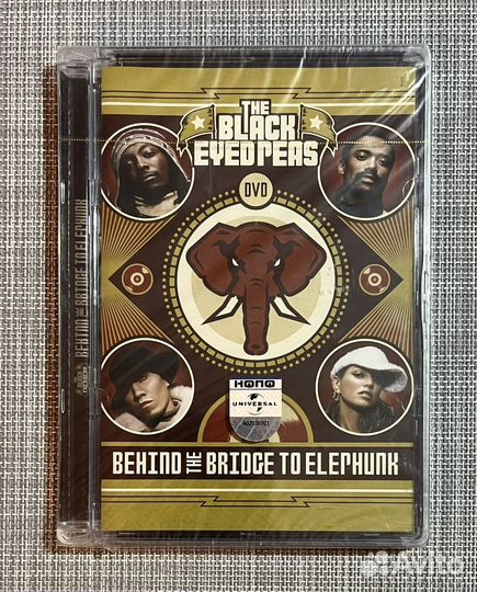 The Black Eyed Peas - Behind The Bridge. DVD