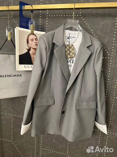 Balenciaga Пиджак женский новый