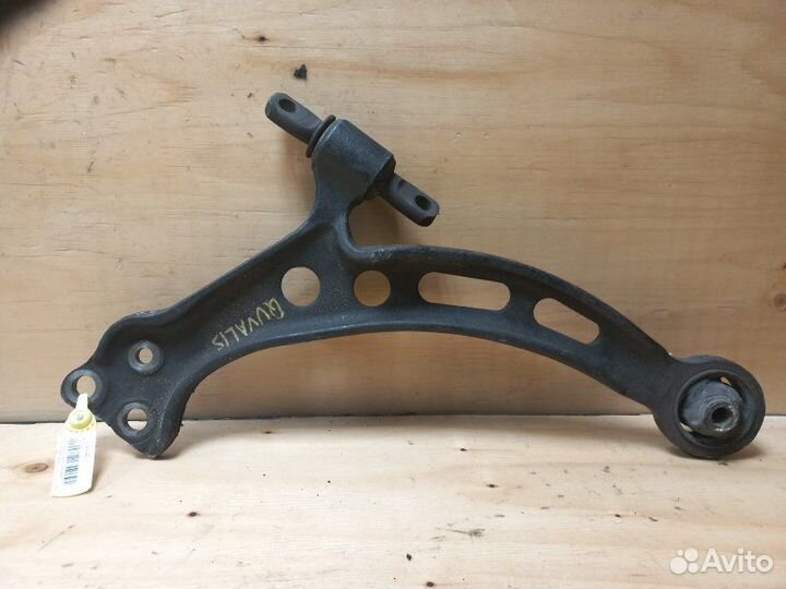 Рычаг подвески прав. перед. toyota mark II qualis