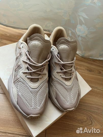 Кроссовки adidas ozweego женские