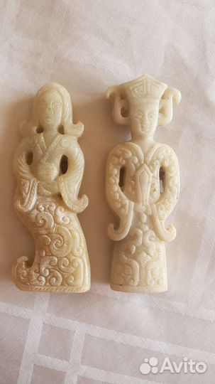 Антикварные амулеты из нефрита