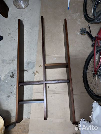 Деревянная столешница с полками