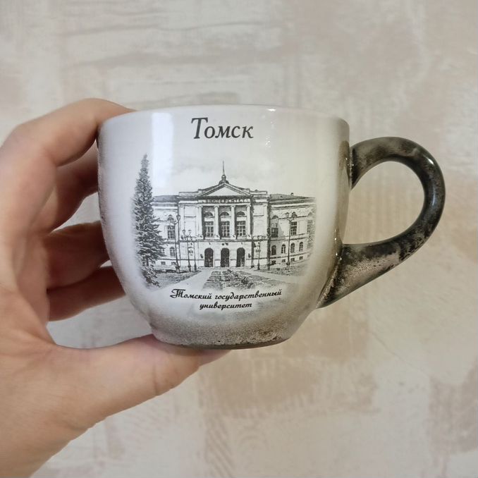 Әдемі шегелері бар порно қыз