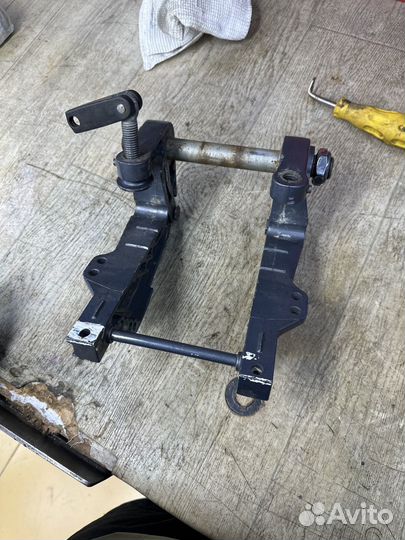 Щечки (Струбцины) Yamaha F8