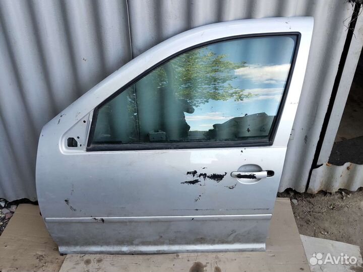 Дверь передния левая на Volkswagen Golf 4