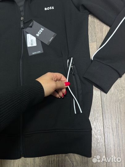 Спортивный мужчкой костюм Hugo Boss новый