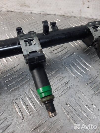 Топливная рампа Ford Focus 1.6 shda 2007