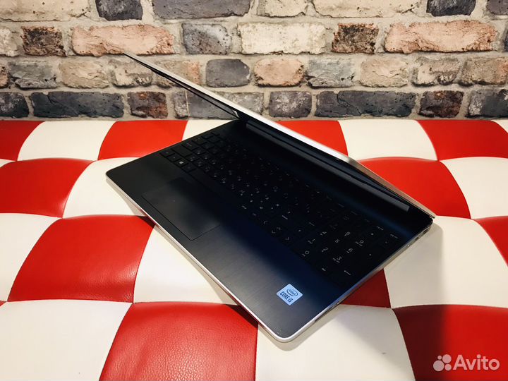 Мощный HP 8 ядер Core i5-1035G4 256Gb SSD FullHD