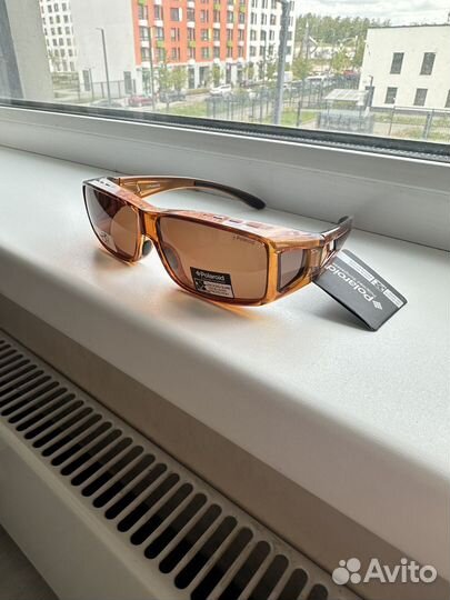 Солнцезащитные очки Polaroid P8043B