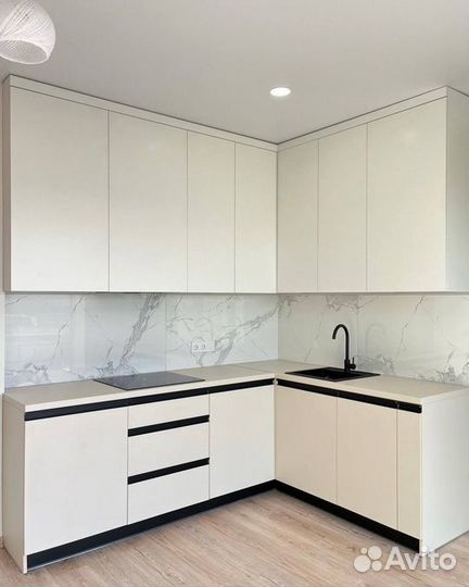 Кухня угловая на заказ с установкой