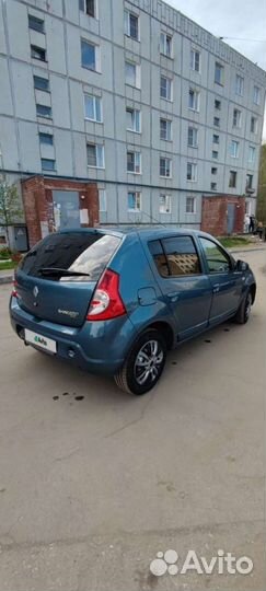 Renault Sandero 1.6 AT, 2011, 111 000 км