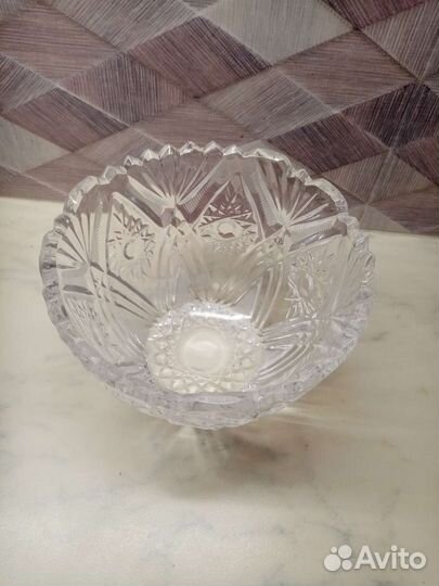 Хрустальная ваза