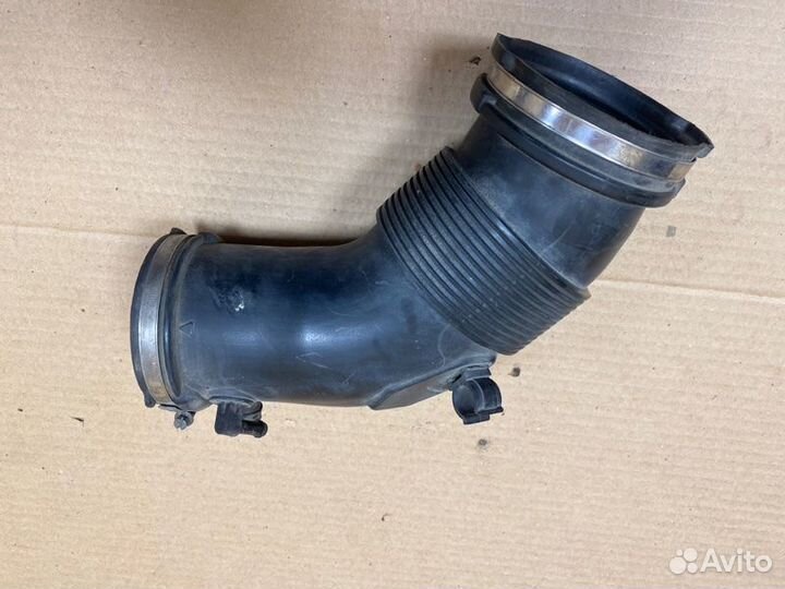 Патрубок воздушного фильтра Audi A8 D3 BVJ 2006