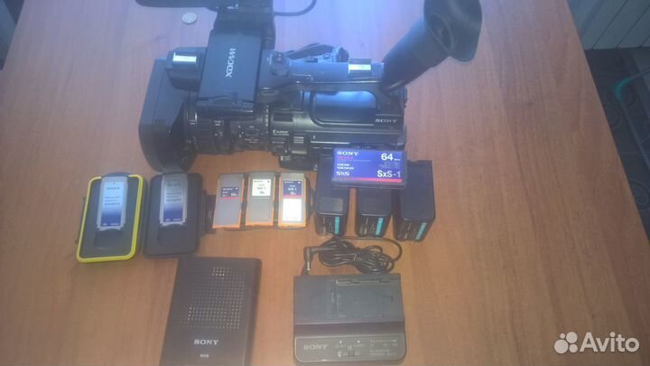 Видеокамера профессиональная 