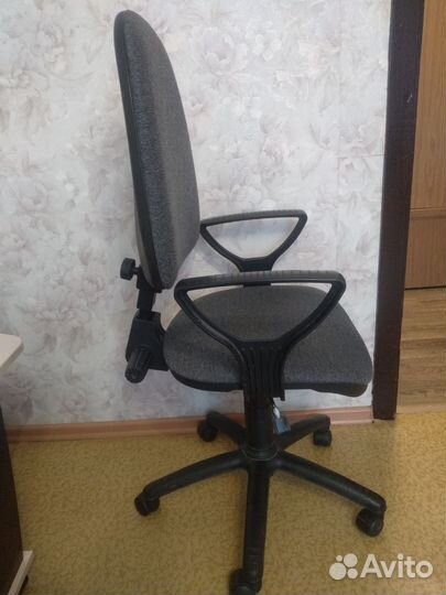 Компьютерное офисное кресло
