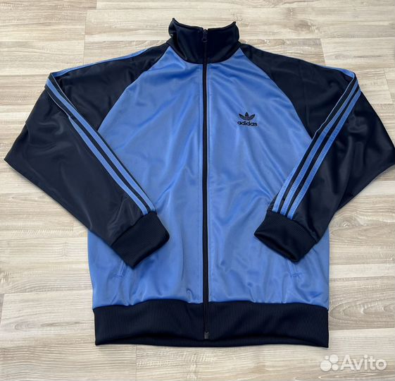 Спортивный костюм adidas из ретро в стиле 90х