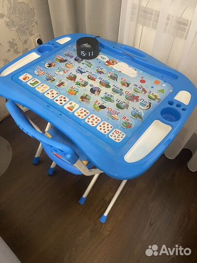 Детский стол со стулом
