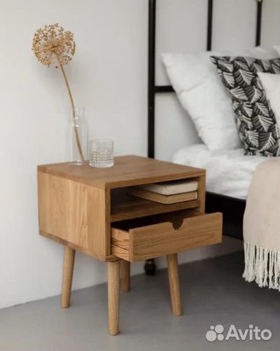 Тумба прикроватная из массива дуба