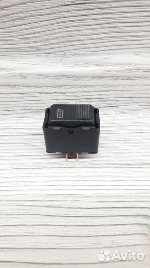 Кнопка стеклоподъемника audi 80 90 100 A6