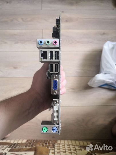 Материнская плата