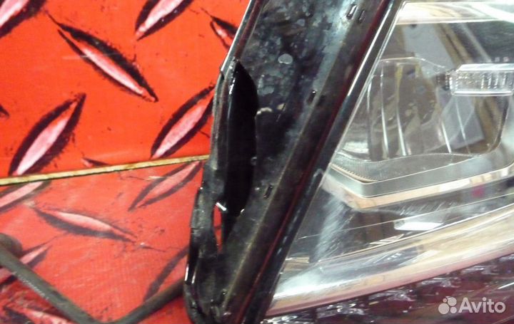 Фара левая VW Tiguan 2