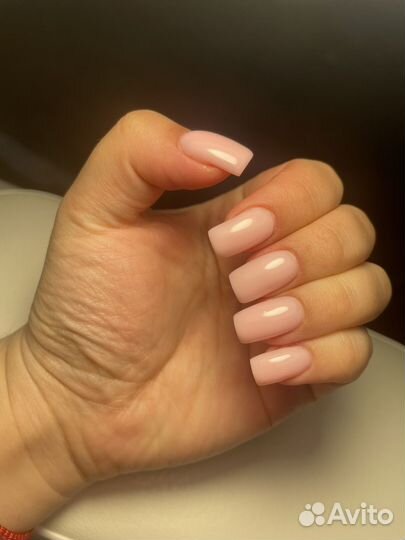 Наращивание ногтей, маникюр