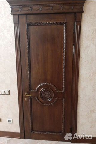 Дверь межкомнатная из ясеня с резьбой