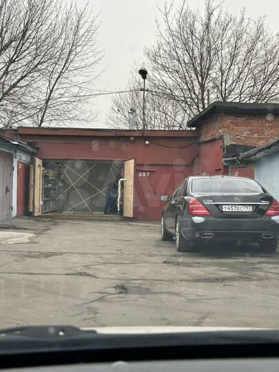 Гараж, > 30 м²