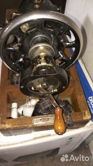 Швейная машина Подольск, ручная с серийным номером