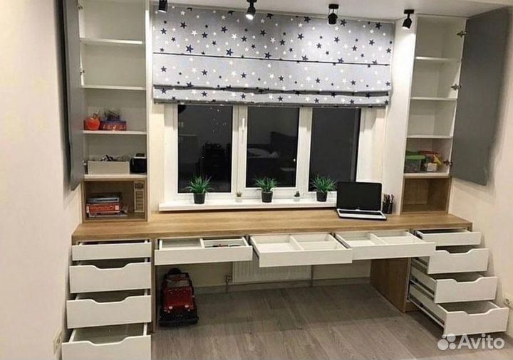 Рабочая зона у окна