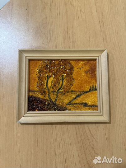 Картина из янтаря