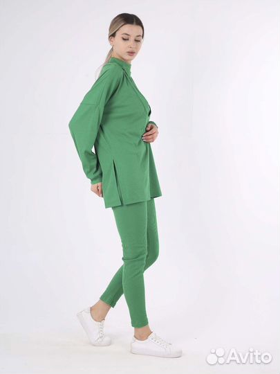 Спортивный костюм женский