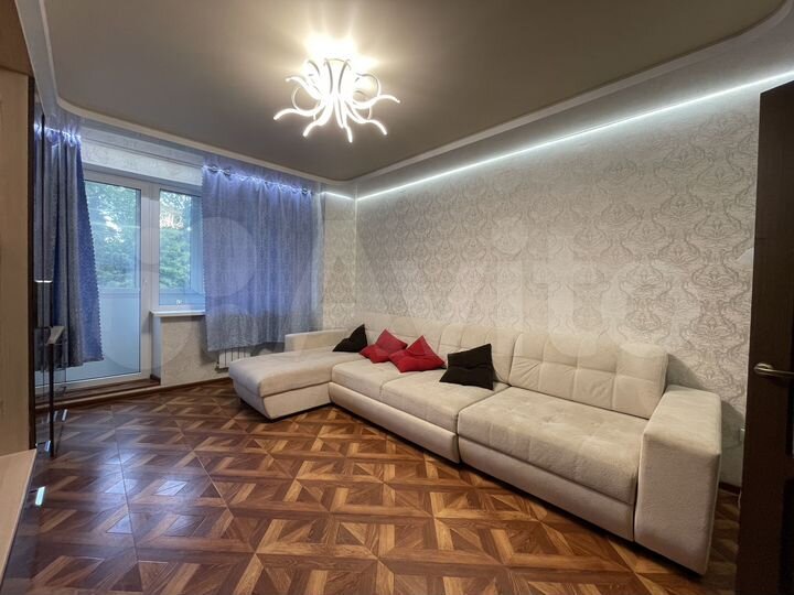 2-к. квартира, 50 м², 3/9 эт.