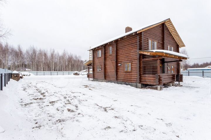 Коттедж 215 м² на участке 12 сот.