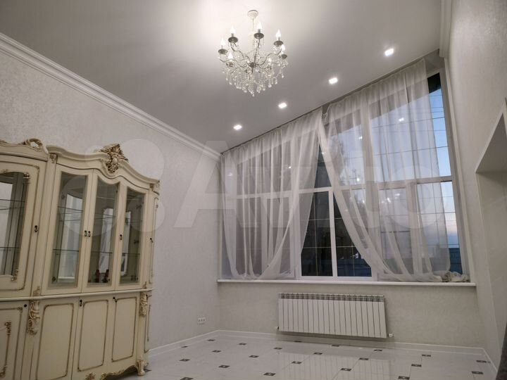 Коттедж 187 м² на участке 8 сот.