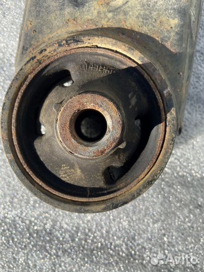 Рычаг правый Kia Optima III (пробег 12т.км)