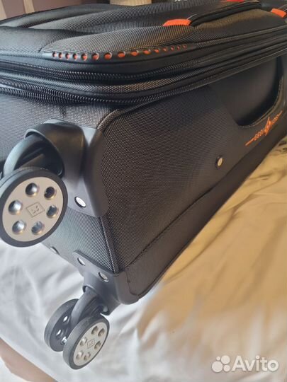 Чемодан на колесах