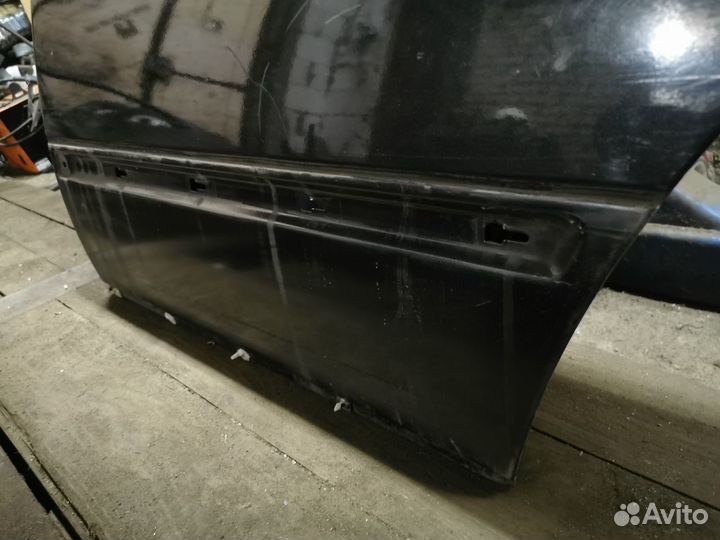 Дверь задняя левая на Mercedes W124 седан. Черная