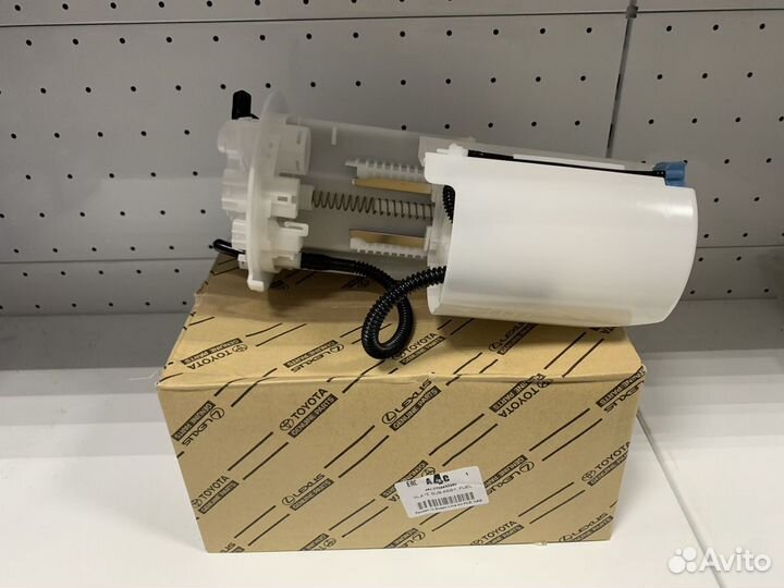 Топливный фильтр оригинал Toyota Camry V70