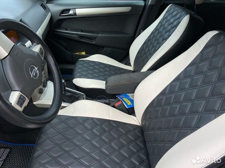 Чехлы Opel Astra H (ромб)