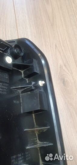 Фонарь задний Land rover discovery 4