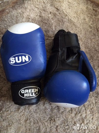 Боксерские перчатки 10 oz green hill