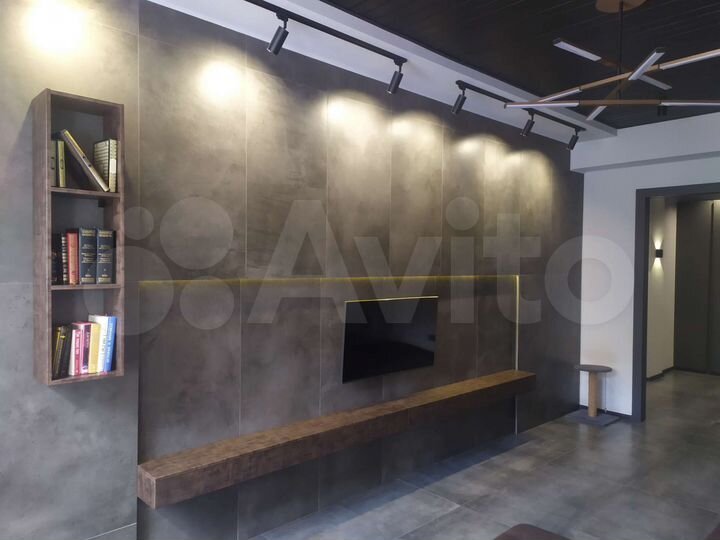 3-к. квартира, 100 м², 1/14 эт.