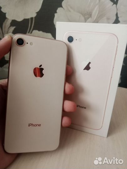 Телефон iPhone 8 64 gb