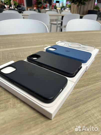 Чехлы на iPhone 13