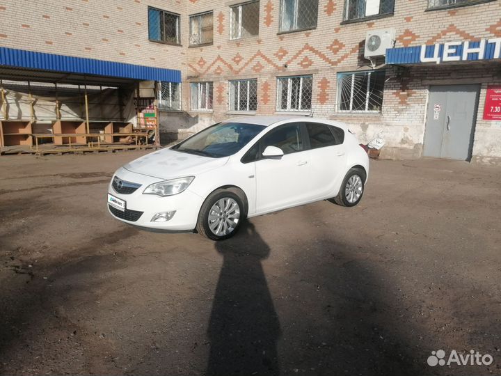 Opel Astra 1.6 МТ, 2011, 191 000 км