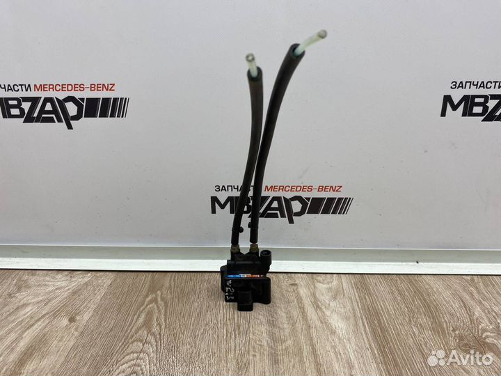 Блок клапанов пневмоподвески Mercedes W213
