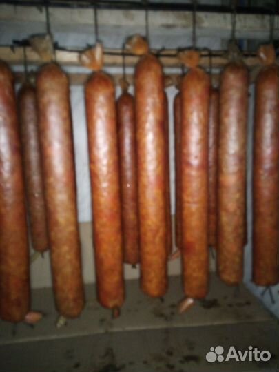 Копчёная колбаса, грудинка, куры копчёные