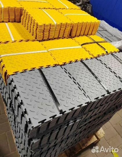 Модульная пвх плитка в автосервис / сто