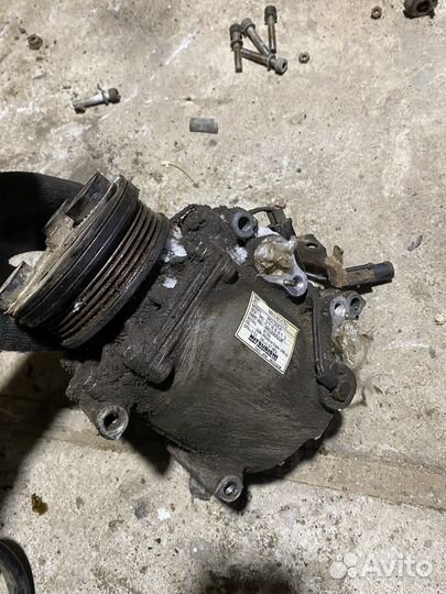 Компрессор кондиционера Mitsubishi Lancer 9